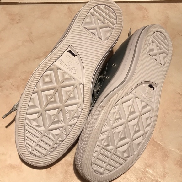 NWT CONVERSE shiny silver sneaker tennis shoes 6.5 - Picture 8 of 16